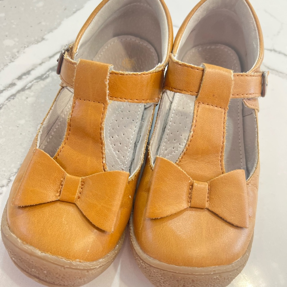 L’Amour Bow Shoes